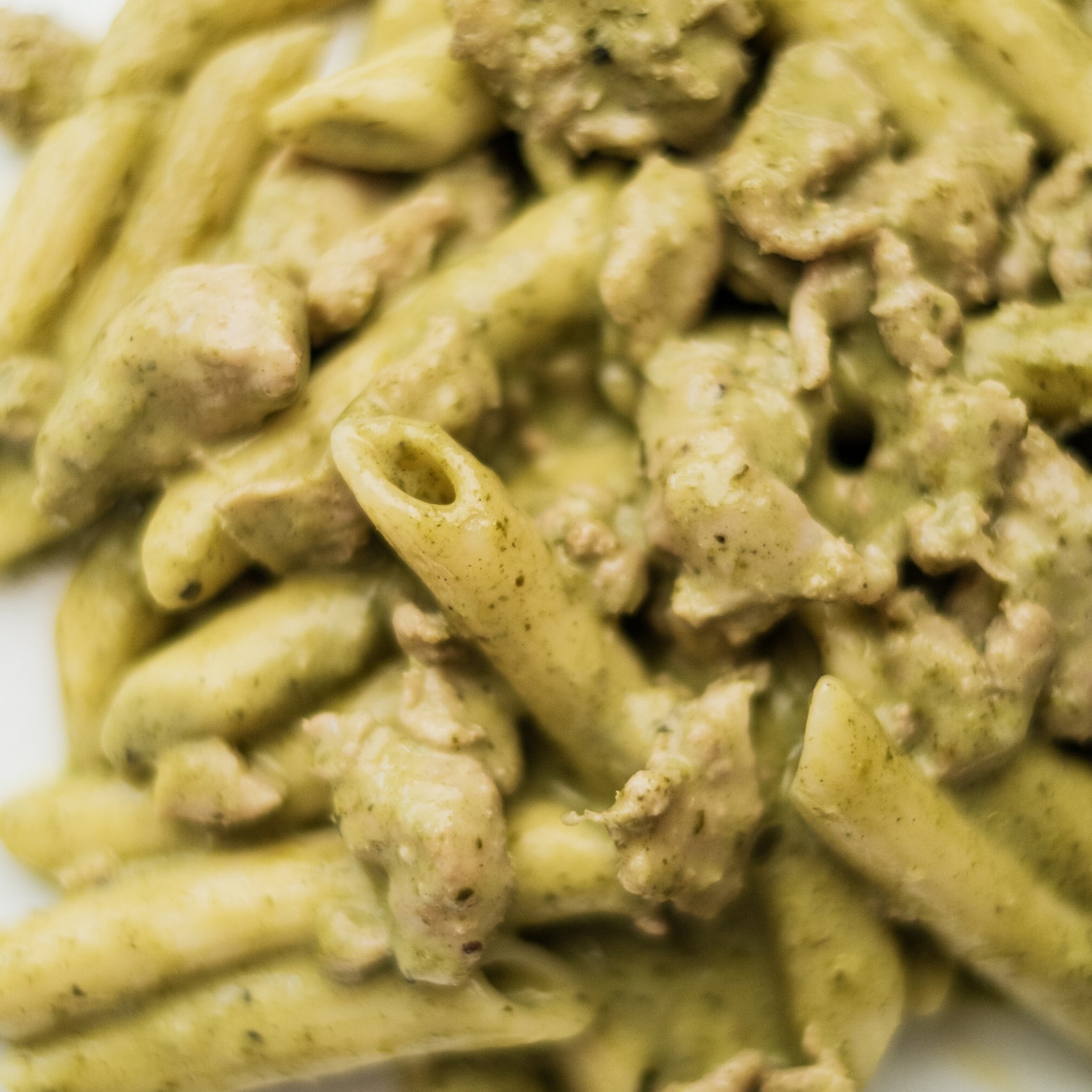 Penne Con Pollo e Pesto - Enzo's at Home
